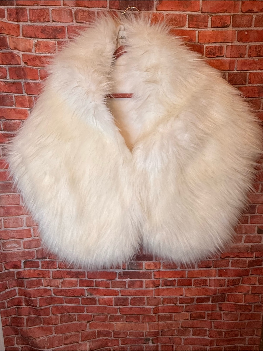 Sisley Ivory Faux Fur Capelet